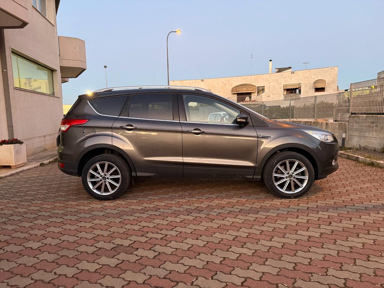 Ford Kuga 2.0 TDCI 120 CV S&S 2WD Titanium Navi Pelle