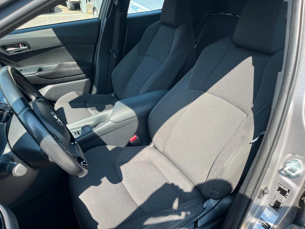 Toyota C-HR 1.8 Hybrid E-CVT Active