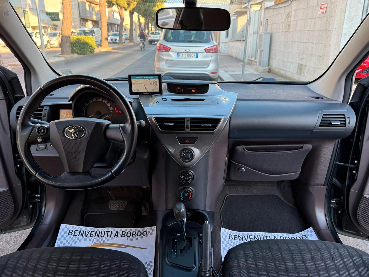 Toyota iQ 1.0 68CV Automatic *NAVI - 2009