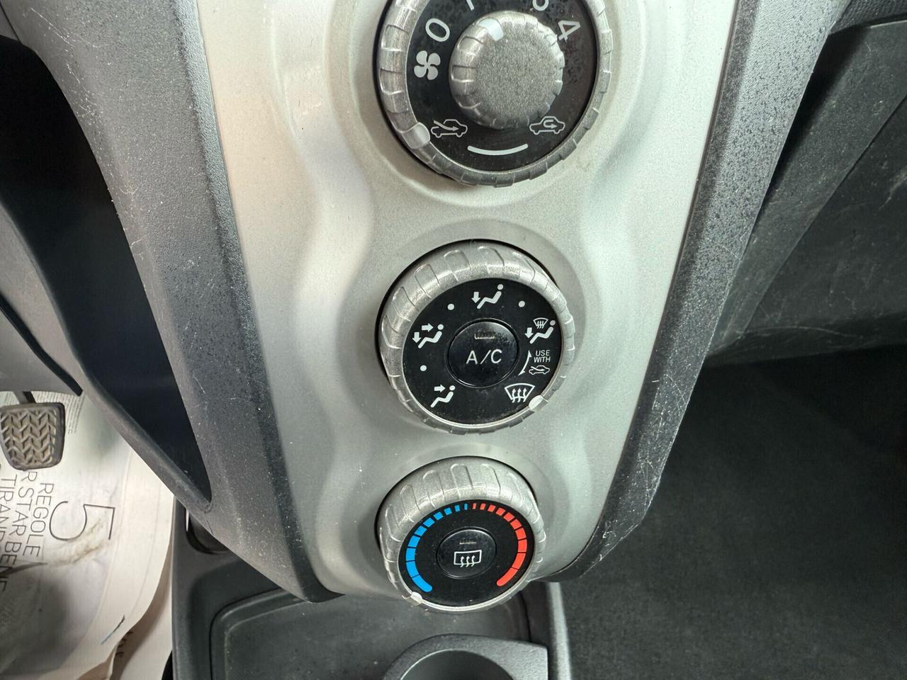 Toyota Yaris 1.0 5 porte