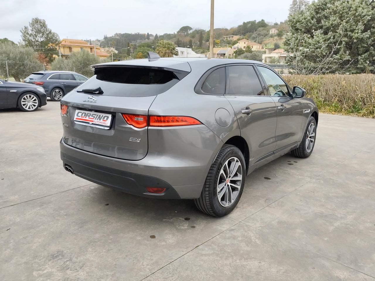 J JAGUAR F-PACE R-DYNAMIC 2.0D 180CV