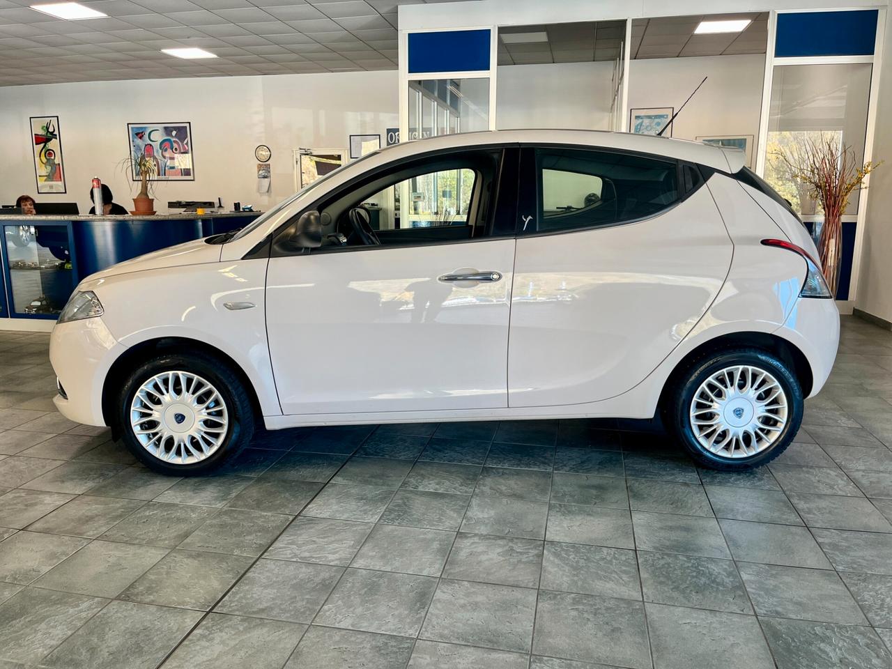 Lancia Ypsilon 1.2 69 CV 5 porte Gold