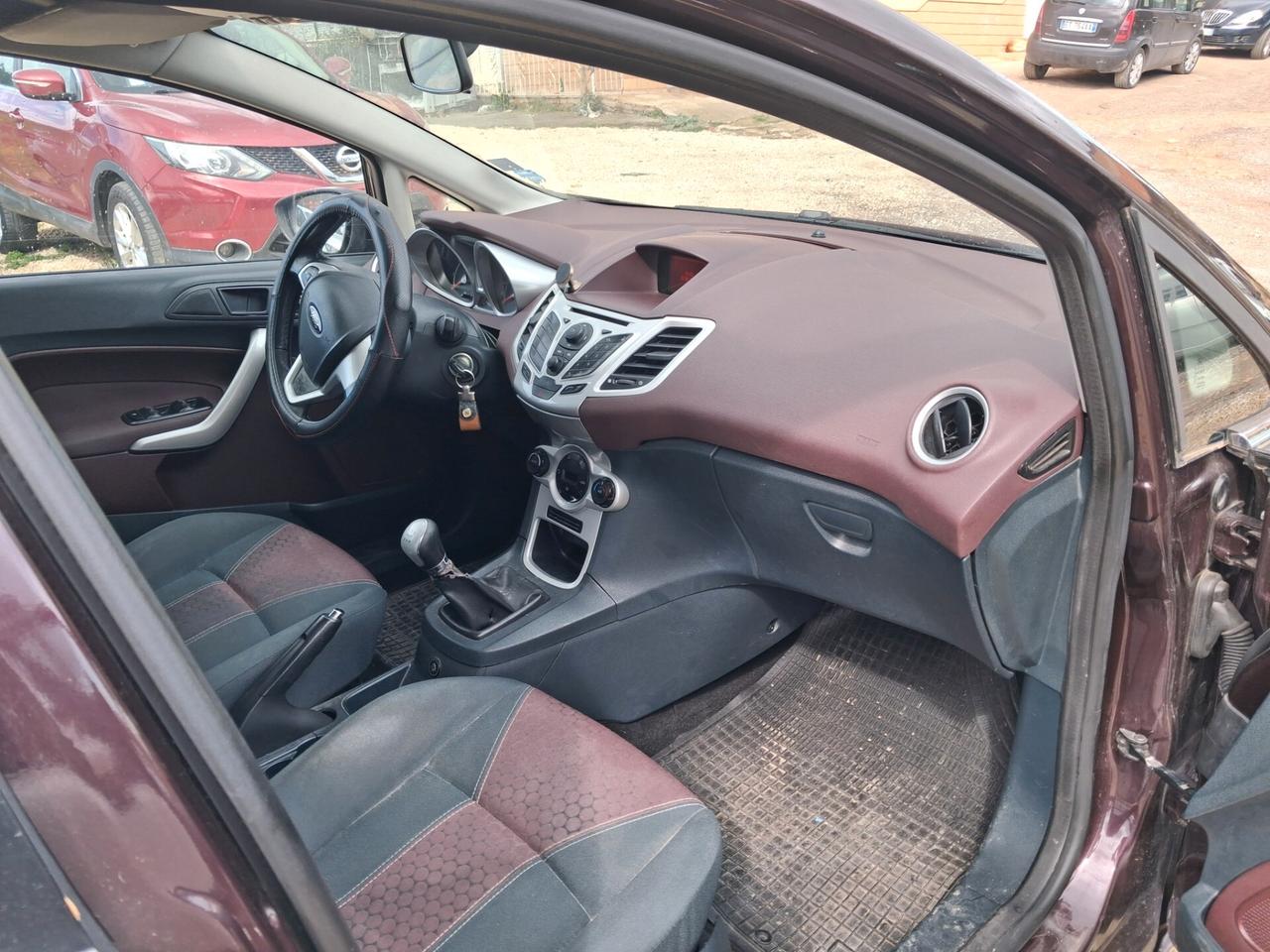 Ford Fiesta 1.4 5 porte Bz.- GPL Titanium