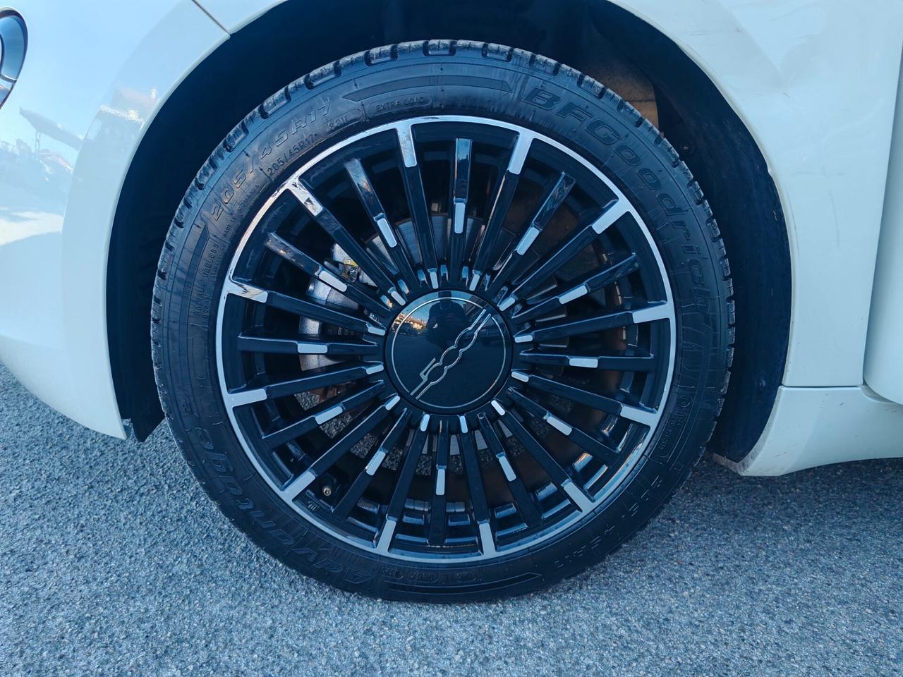 Fiat 500e Berlina 42 kWh