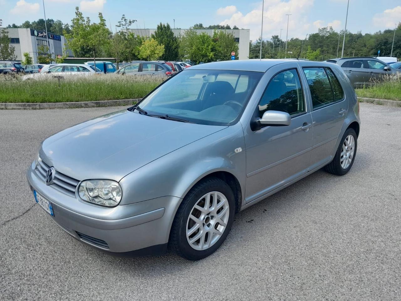 Volkswagen Golf 1.6 16V cat 5p. Highline