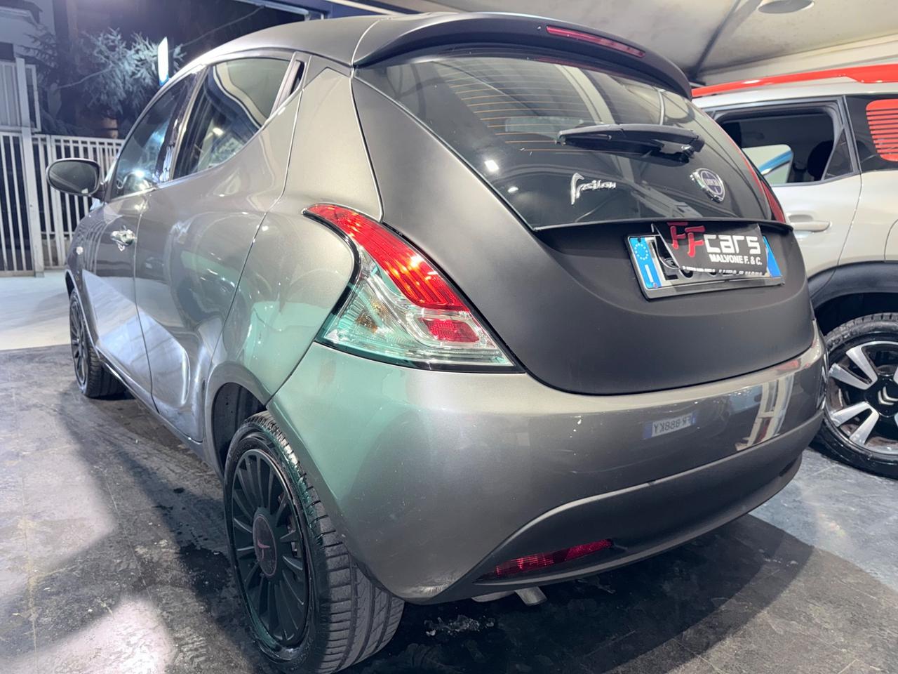 Lancia Ypsilon 1.2 69 CV 5 porte GPL Ecochic S Momodesign