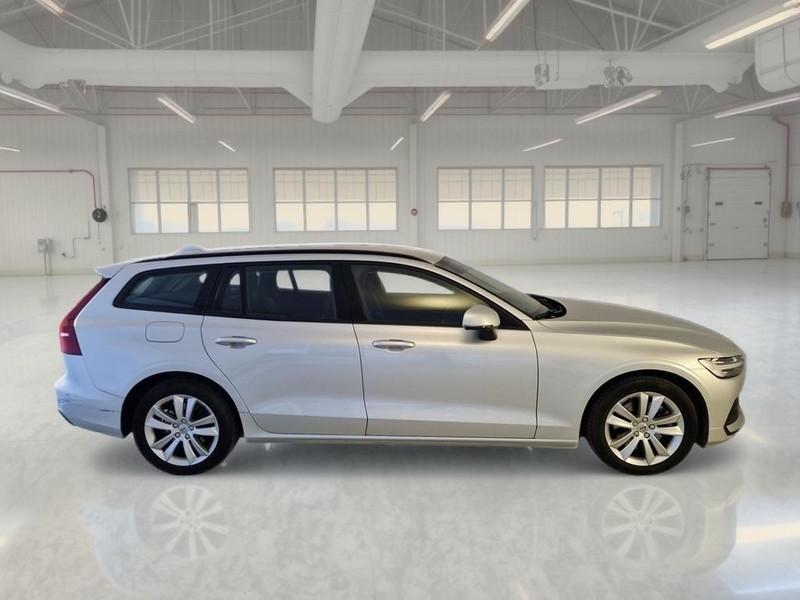 VOLVO V60 B4 D autom. Momentum Business WAGON