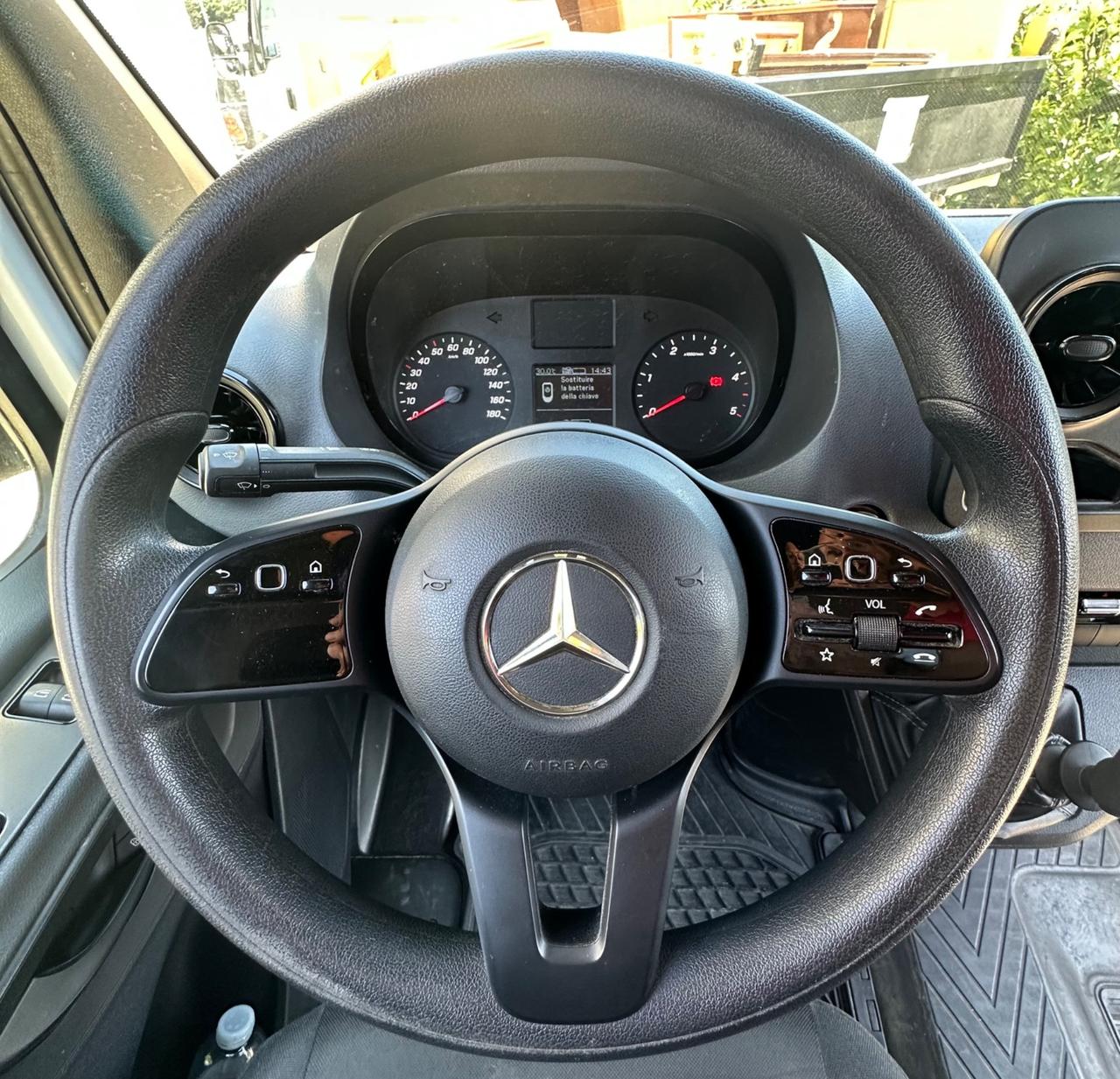 Mercedes Sprinter 311 2.0 CDI F 37/33 RWD H2