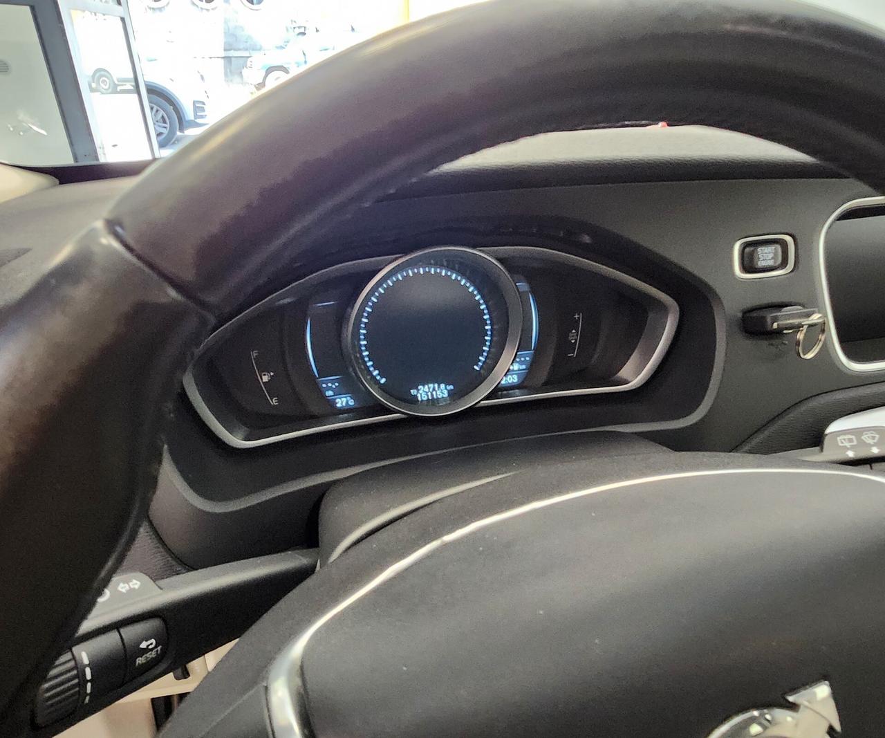 Volvo V40 D4 Geartronic R-design Kinetic