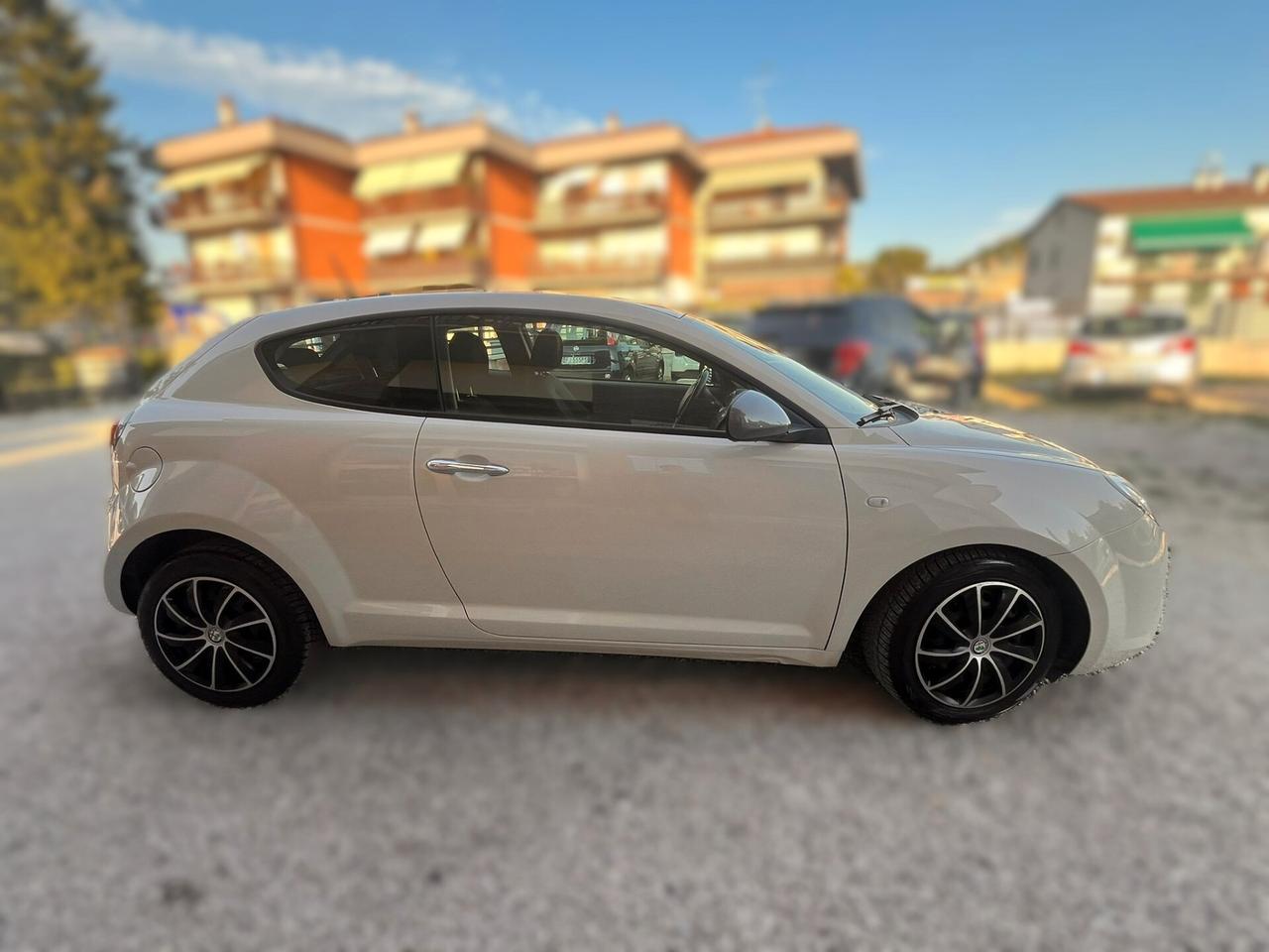 Alfa Romeo MiTo 1.3 JTDm-2 95 CV S&S Distinctive Sport Pack