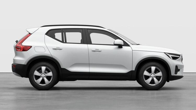 VOLVO XC40 ESSENTIAL B3 AUTO PREZZO PROMO FINO A FINE MESE