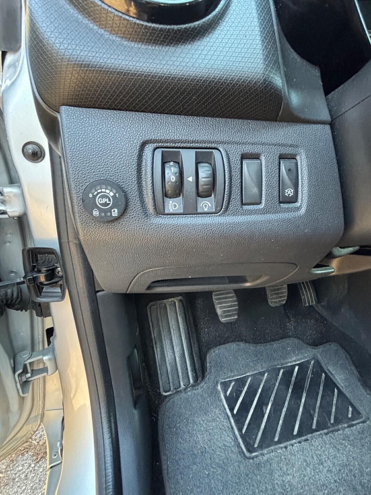 Renault Clio TCe 12V 90 CV GPL 5 porte Duel