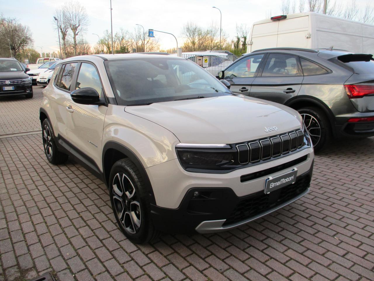 Jeep Avenger 1.2 Turbo MHEV DCT Summit Led/Camera