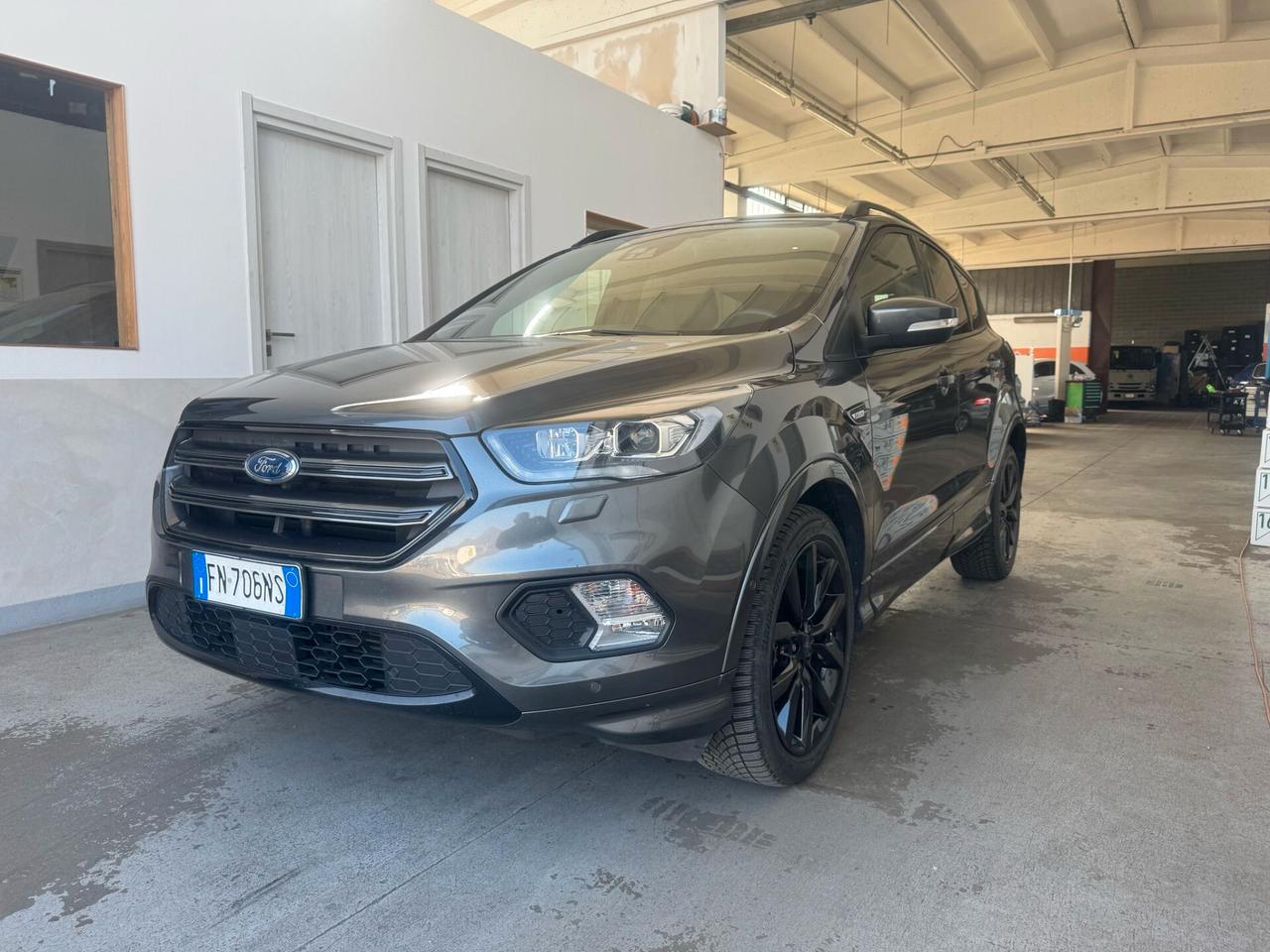 Ford Kuga 1.5 TDCI 120 CV S&S 2WD ST-Line