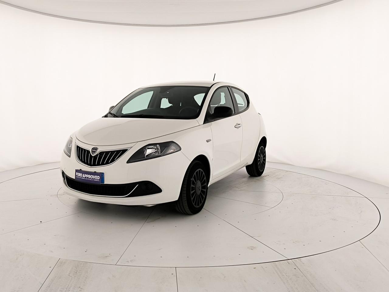 Lancia Ypsilon 1.0 firefly hybrid silver s&s 70cv
