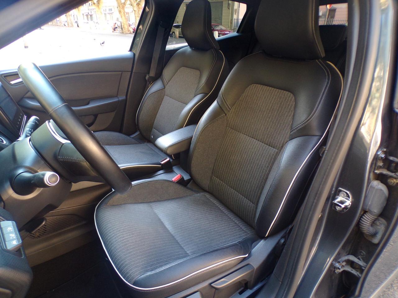 RENAULT CLIO INTENS 1 PROPRIETARIO | 85.500 KM | NOV.2019 BOOK SERVICE RENAULT | NEOPATENTATI