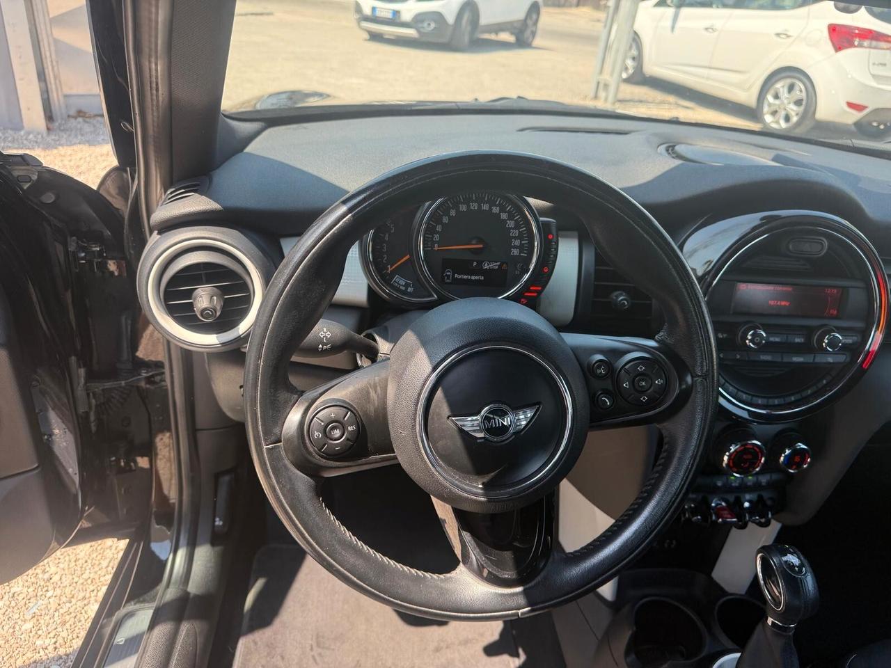 Mini 1.5 Cooper D Business XL 5 porte