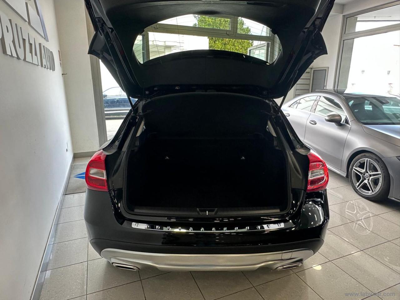MERCEDES-BENZ GLA 200 d Sport