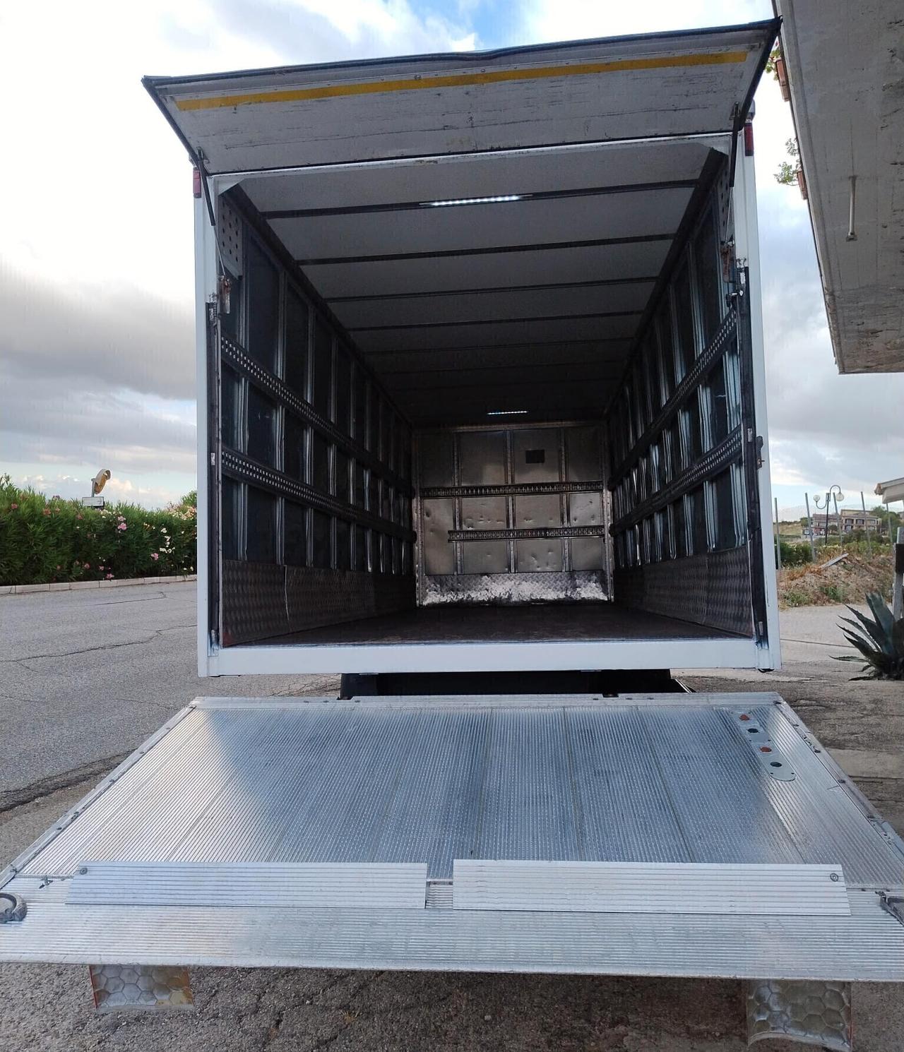 Iveco Daily 60C17 Passo 4750 con Pedana - 2016