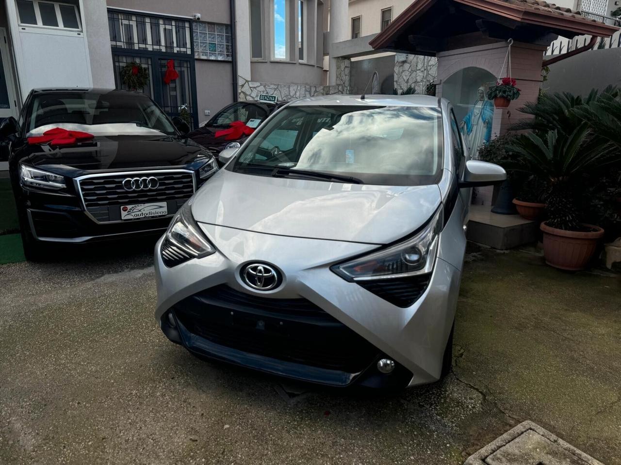 Toyota Aygo Connect 1.0 VVT-i 72 CV 5 porte x-play MMT