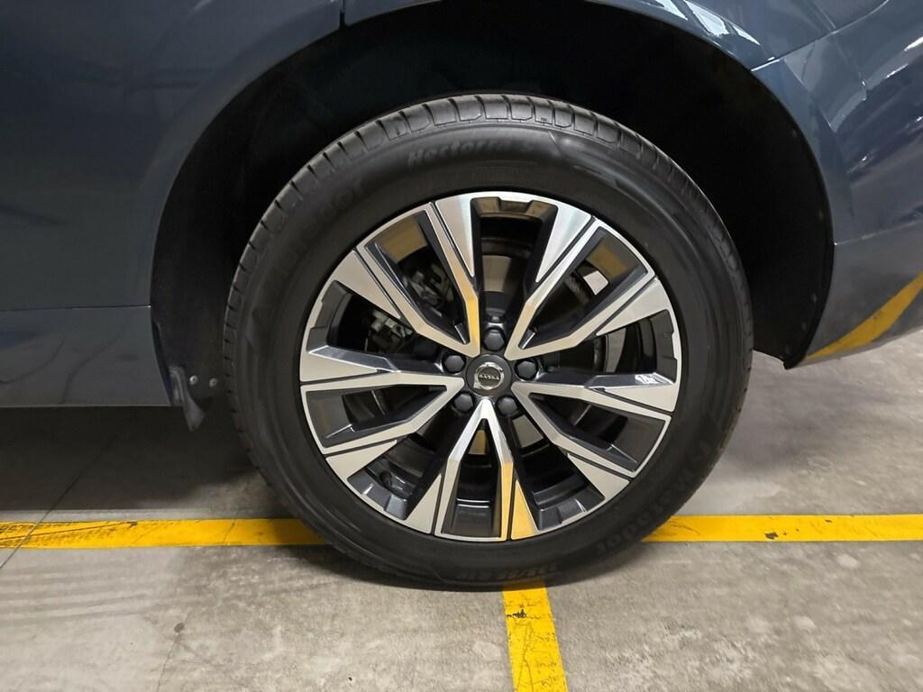 Volvo XC60 2.0 B4 Momentum Pro AWD Auto