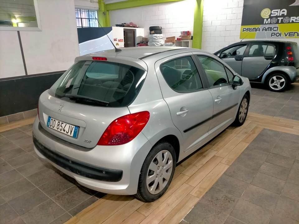 Peugeot 207 1.6 HDI 90 CV
