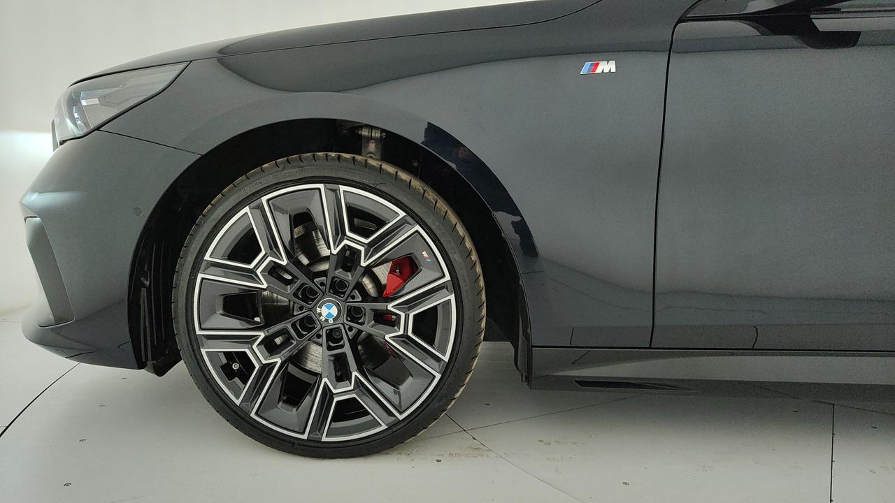 BMW 520d Touring 48V xdrive MSport Pro auto