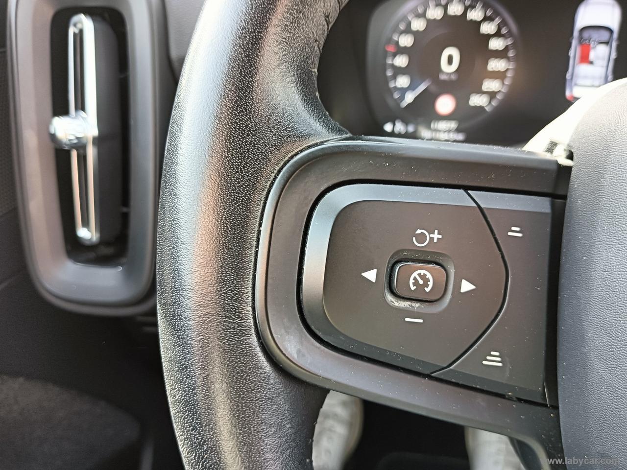 VOLVO XC40 D3 AWD Geartronic Momentum