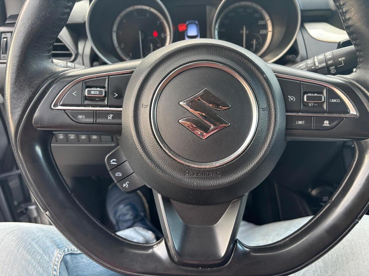 Suzuki Swift 1.2 Hybrid 4WD AllGrip Top