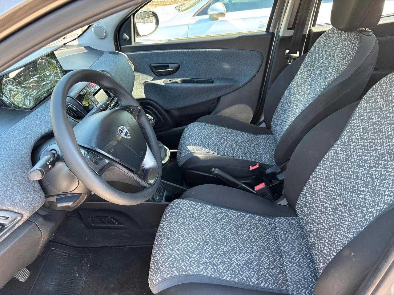 Lancia Ypsilon 1.0 FireFly Hybrid - 2021