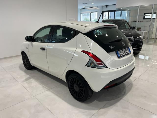 LANCIA Ypsilon 1.0 FireFly 5 porte S&S Hybrid Ecochic Silver