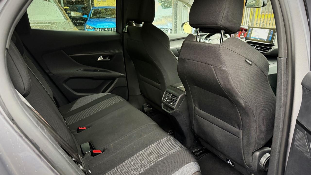 Peugeot 3008 1.5 Hdi EAT8 Business - 2021