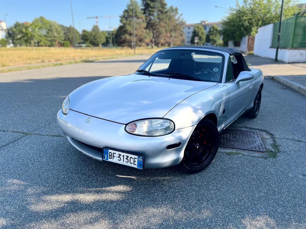 Mazda MX-5 1.6i 16V cat