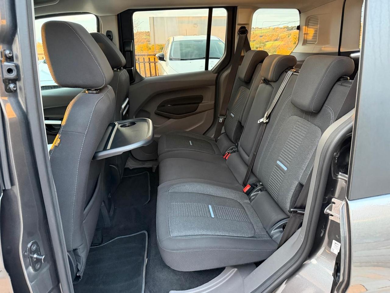 Ford Tourneo Connect 1.5 TDCI 120 cv. ACTIVE (Nav)