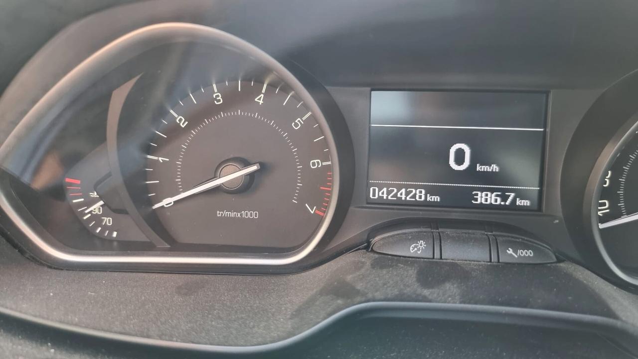 Peugeot 208 PureTech 82 5p. GPL Allure