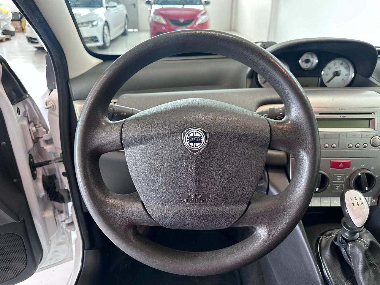 Lancia Ypsilon 3 Porte Ypsilon 1.2 8v Argento