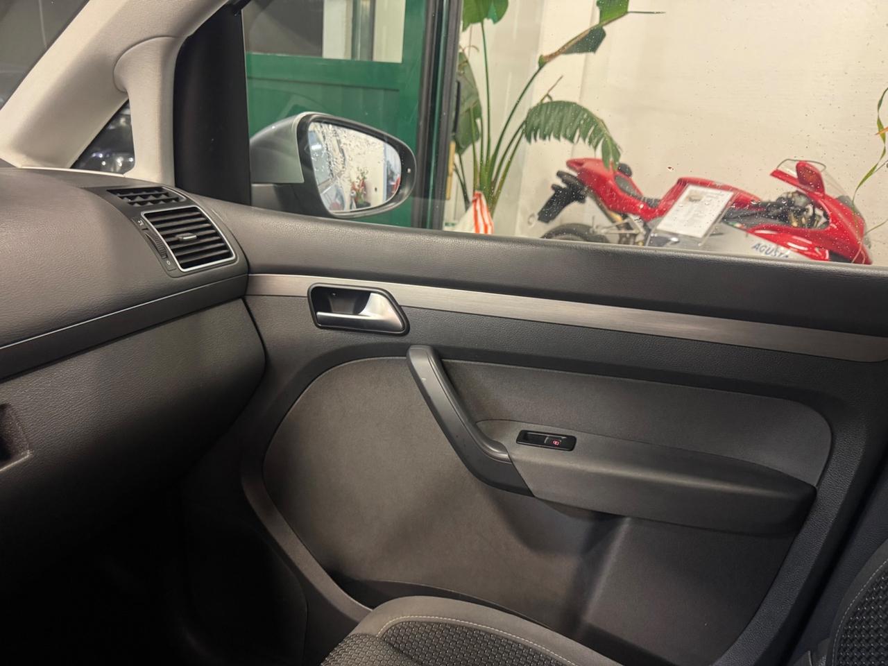 Volkswagen Touran Business 1.4 Highline EcoFuel