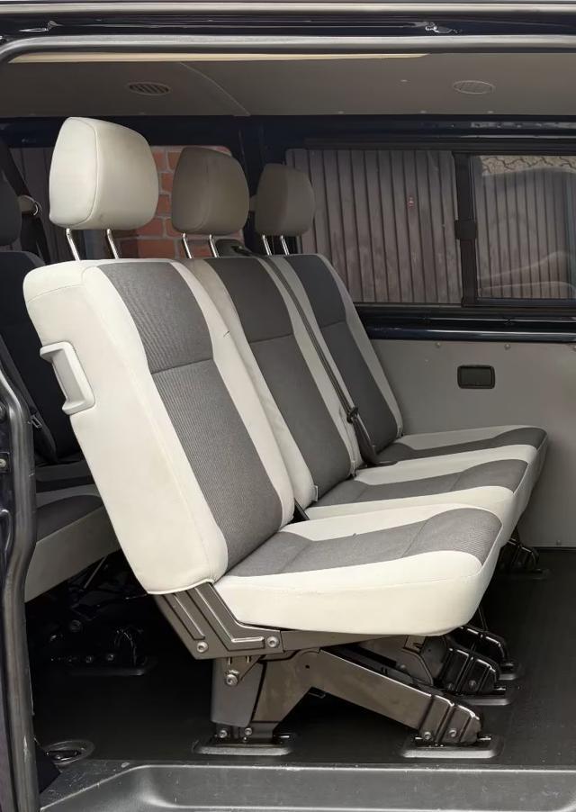 VOLKSWAGEN Transporter VW T5 2.0Tdi 140cv 9Posti Euro5 Klima
