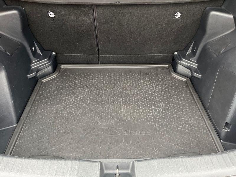 Toyota Yaris Cross Yaris Cross 1.5h Active fwd 115cv e-cvt IVA ESPOSTA