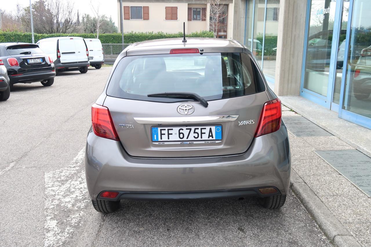 Toyota Yaris 1.3 5 porte Lounge Automatica