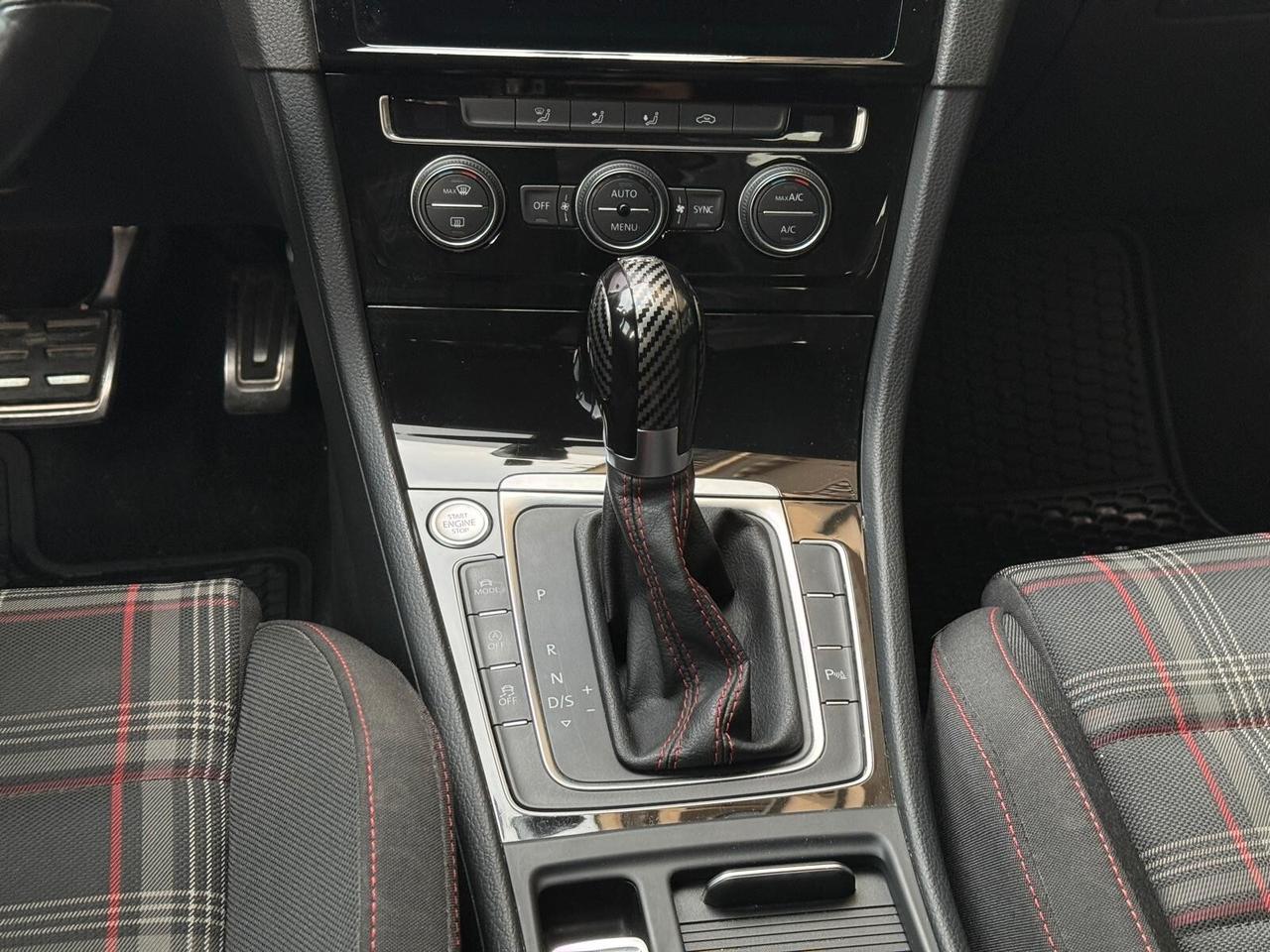 Volkswagen Golf GTI Performance 2.0 245 CV TSI DSG 5p. BMT