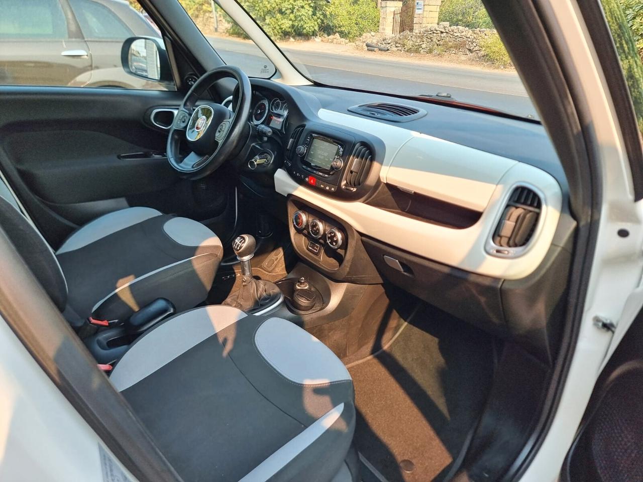 Fiat 500L 1.6 Multijet 120 CV Lounge Autocarro n1