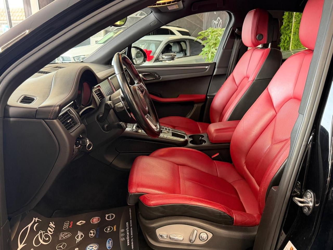 PORSCHE MACAN 2.0 BENZINA 252CV PDK PELLE NAVI CAM ANNO 2017