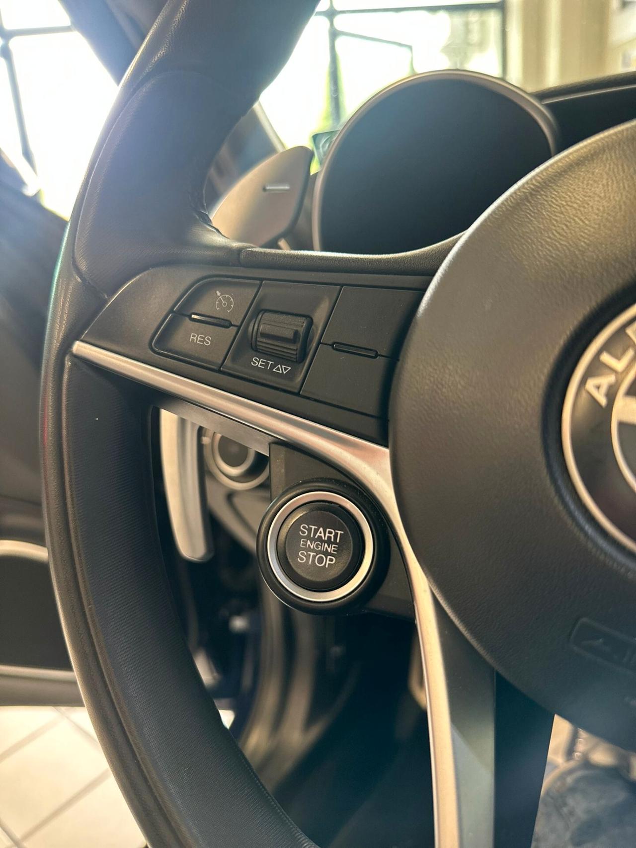 Alfa Romeo Giulia 2.2 Turbodiesel 210 CV AT8 AWD Q4 Veloce