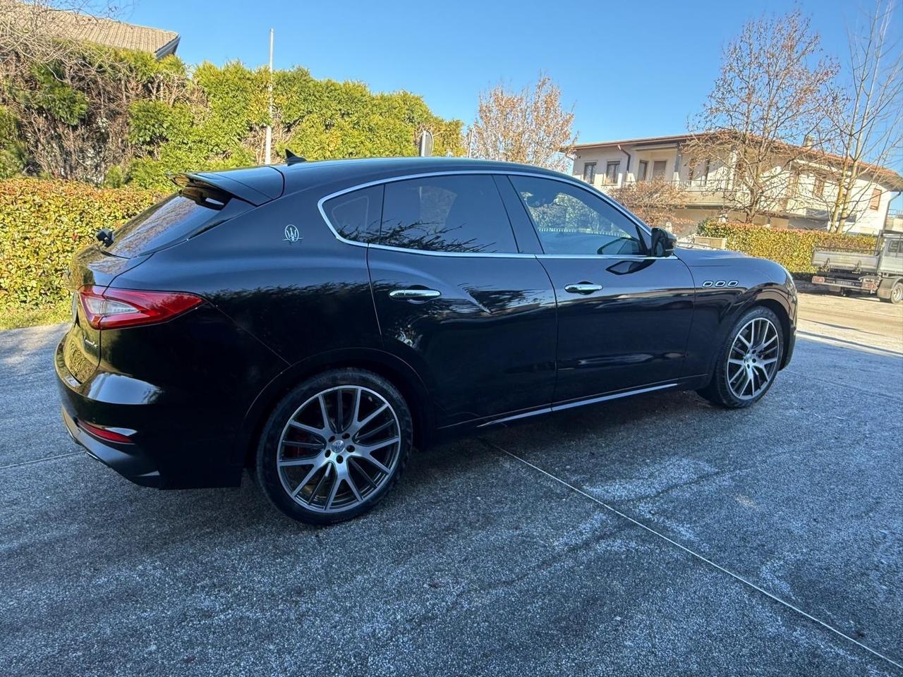 Maserati Levante V6 Diesel 275 CV AWD Granlusso