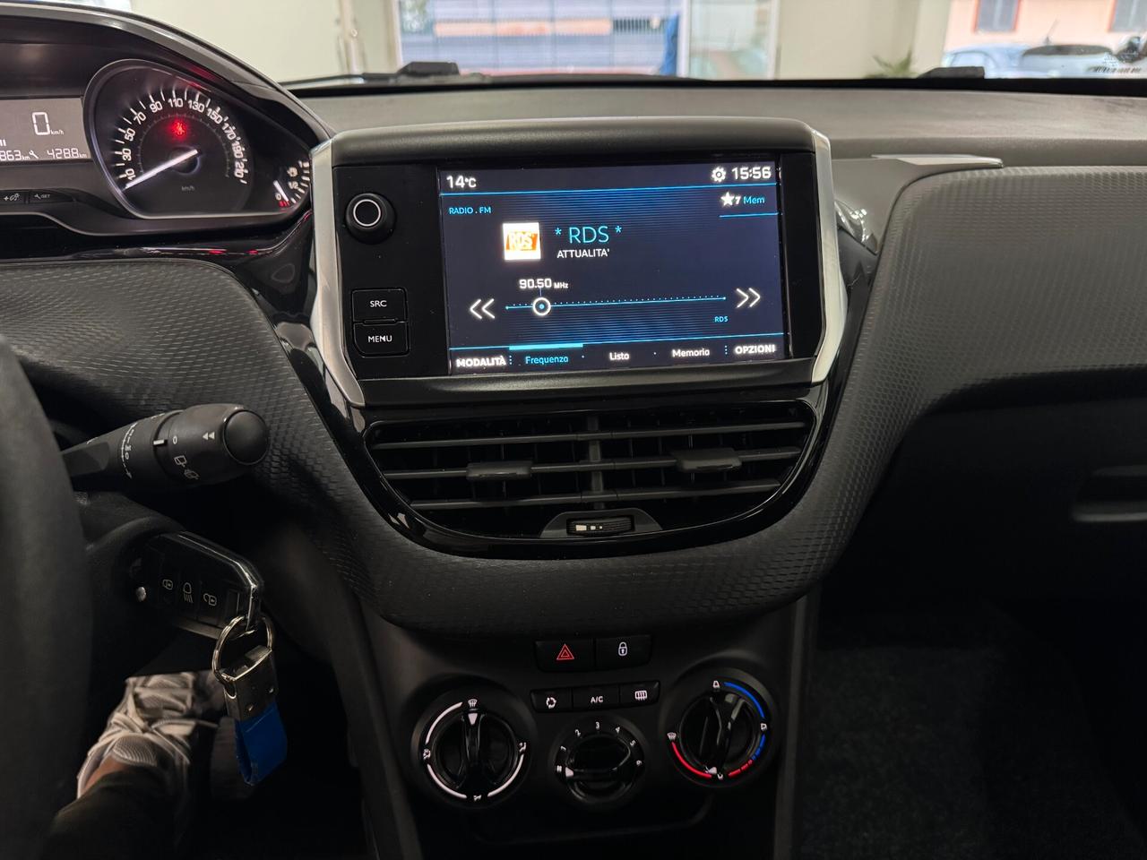 Peugeot 2008 1.2 82 CV