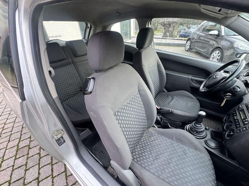 Ford Fiesta Fiesta 1.2 16V 3p. Ambiente