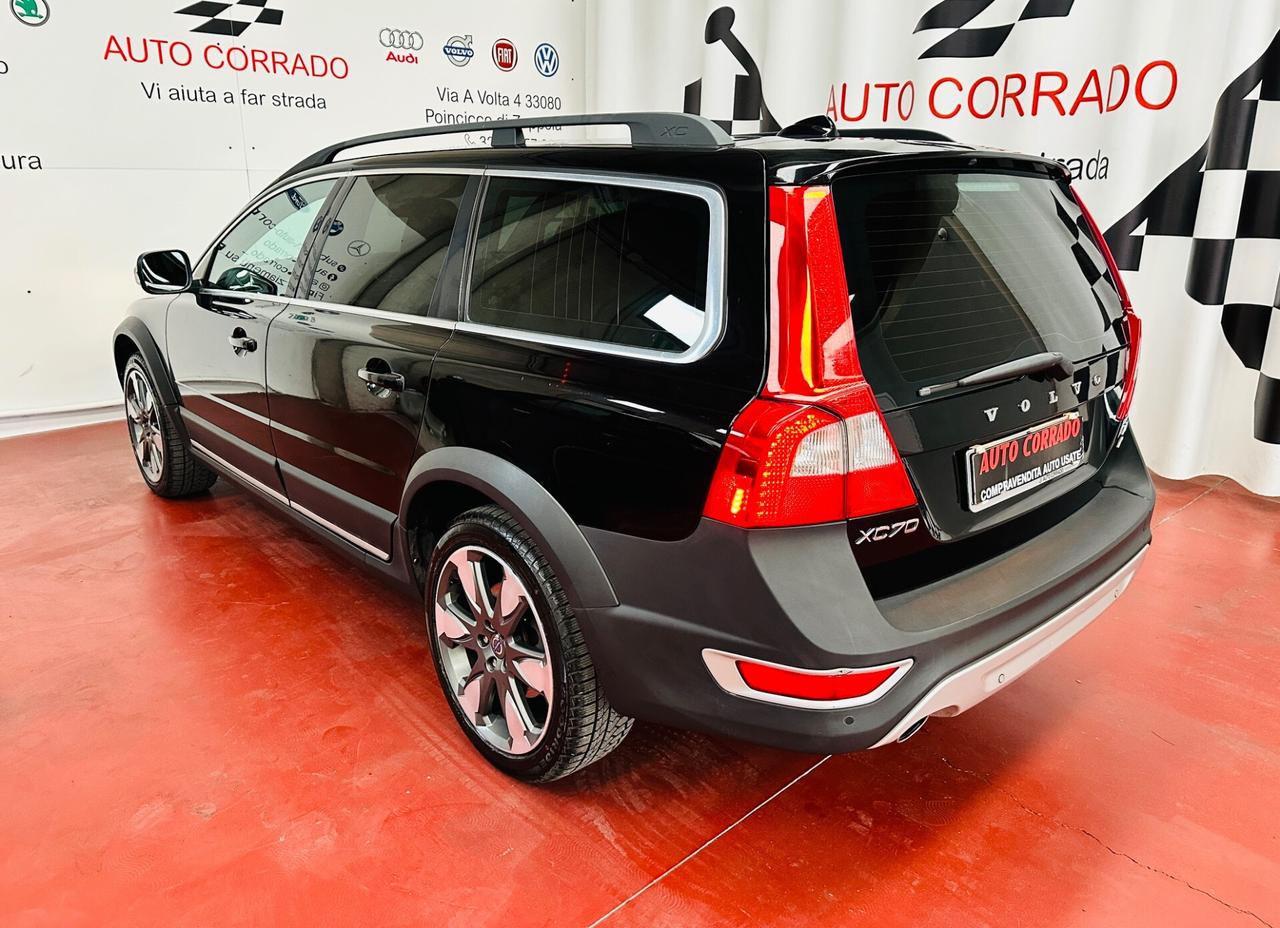 Volvo XC70 D5 215cv AWD Geartronic Summum MY12