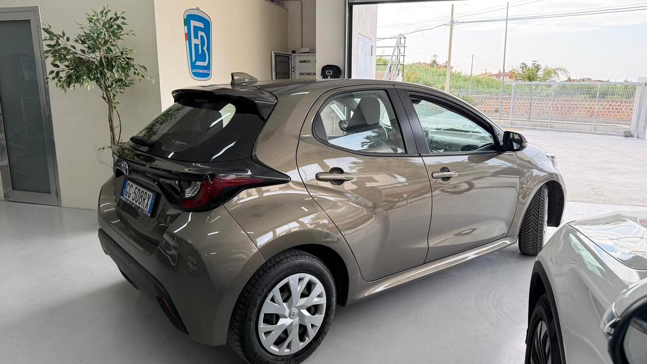 Toyota Yaris 1.5 Hybrid 5 porte Business