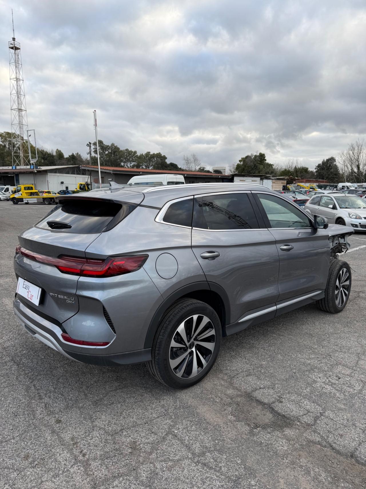 Byd Seal U DM-i 1.5 218 CV PHEV INCIDENTATA